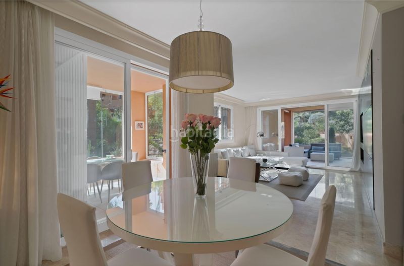 Foto ea898f49-f478-4c1c-9efa-82dce187ba39. Apartament amb calefacció aparcament piscina a Los Naranjos Marbella