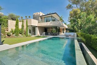 Lloguer Xalet  G 26 calle osa mayor. Exclusive contemporary rental villa with spa, rooftop jacuzzi an