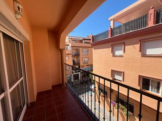 Apartament  7 calle río lanjarón #edificio vegasol, 8. Amplio piso de 3 dormitorios con terraza, garaje y trastero!!