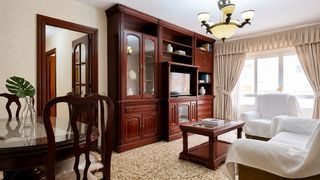 Apartament  33 alameda de capuchinos #planta 2. 4 hab, 107 m2 con ascensor y garaje en alameda de capuchinos jun