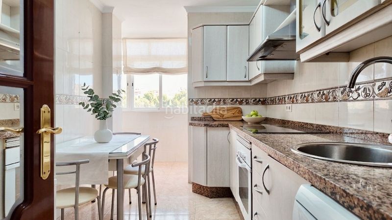 Foto 987e09d9-315d-43ce-a48a-663791a6b3f2. Apartament amb aparcament a El Molinillo - Capuchinos Málaga