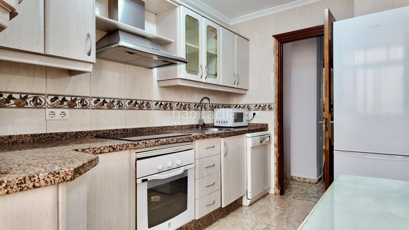 Foto ab7b4e8e-5687-438e-9da2-39d601128b8c. Apartament amb aparcament a El Molinillo - Capuchinos Málaga