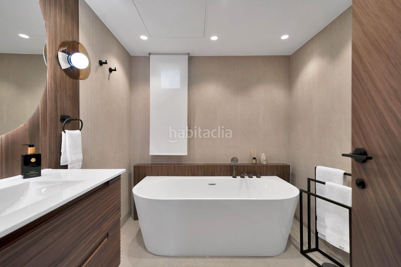 Foto 3a1a1924-00a2-47b7-9870-cf8def0f57be. Apartament amb aparcament piscina a lomas de Marbella club Marbella