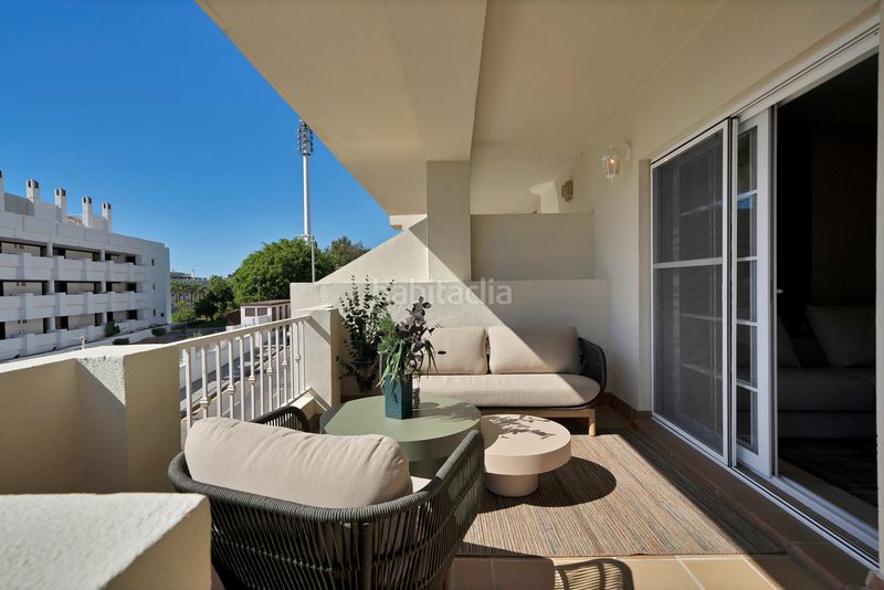 Foto fbf88c6c-eea5-407e-bcc0-c90ee297e968. Apartament amb aparcament piscina a lomas de Marbella club Marbella