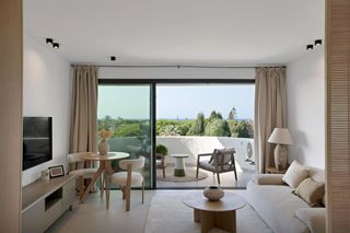 Estudi  Av cuesta correa #es:1 pl:03 pt:323. Beautifully renovated apartment with panoramic mediterranean sea