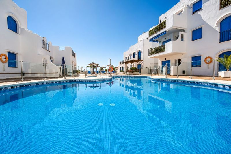 Foto 73354553-f8a8-4f44-9583-675efe067f8c. Apartament amb aparcament piscina a Puerto de la Duquesa Manilva