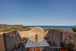 Piccolo appartamento  26 calle don josé de orbaneja #urb. el portón, 7. Seaview terrace with true mediterranean charm, in...
