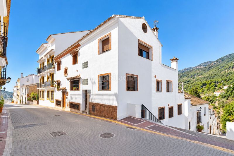 Foto 5c4558ac-97ea-464f-b4b3-a49496dac5df. Casa adossada amb aparcament a Ojén pueblo Ojén