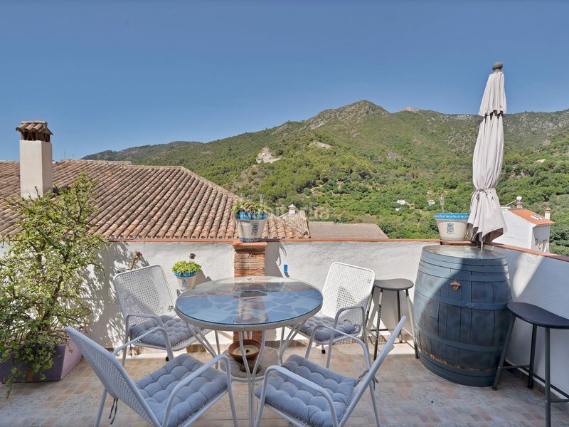 Foto 76a175a2-5134-448f-b341-08081447be47. Casa adossada amb aparcament a Ojén pueblo Ojén