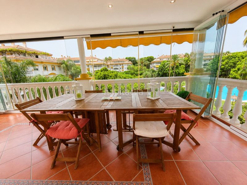 Foto 3bd2a7b1-3757-4490-9bcc-1fb77efbec3f. Apartament amb aparcament piscina a La Dama de Noche - La Alzambra Marbella