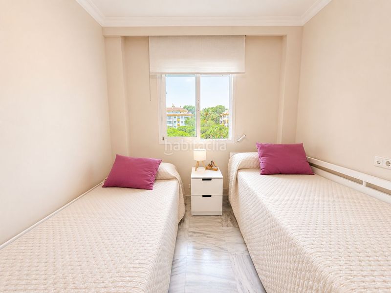 Foto 3ddc5bba-c2b3-4f29-93bb-cb51947775c1. Apartament amb aparcament piscina a La Dama de Noche - La Alzambra Marbella