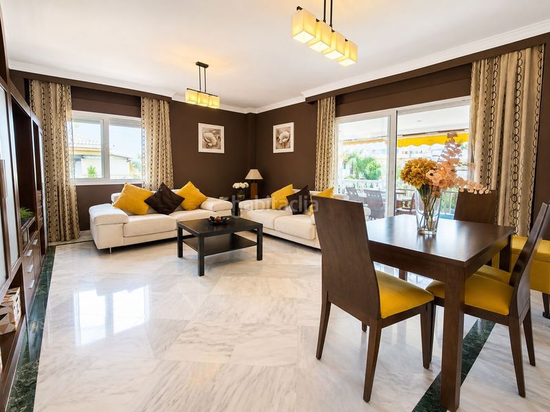 Foto f6a18e1a-2a8c-4441-accf-8dc18b7aac83. Apartament amb aparcament piscina a La Dama de Noche - La Alzambra Marbella