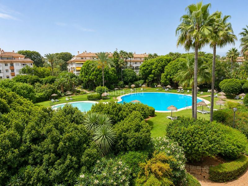 Foto fb00240e-3978-41fd-bec9-8ef875cb9b64. Apartament amb aparcament piscina a La Dama de Noche - La Alzambra Marbella