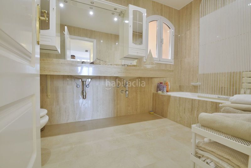 Foto bbe5d8a2-cb66-49ee-9a8a-fe6ac1a08c77. Àtic amb aparcament piscina a Santa María Marbella