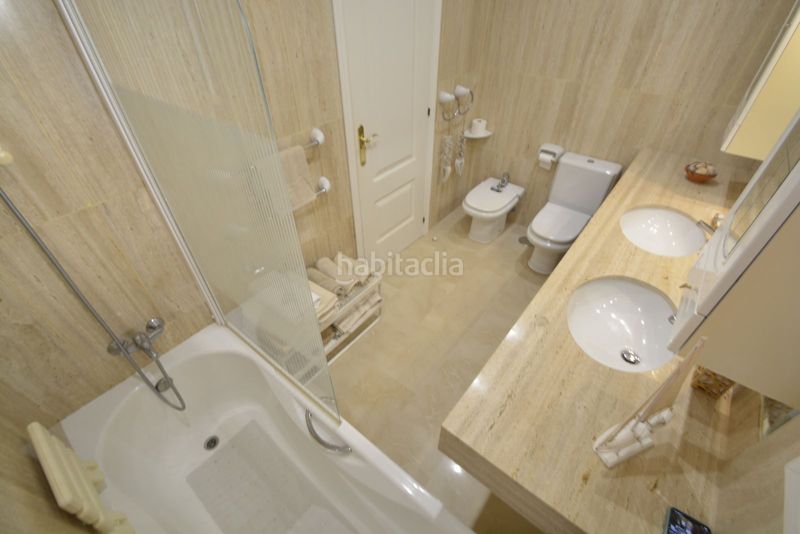 Foto ea705ff9-6326-4dae-95aa-74aab7fc5f50. Àtic amb aparcament piscina a Santa María Marbella
