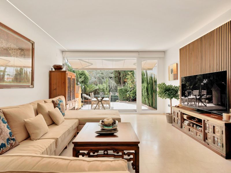 Foto 57681654-b2c6-49fd-ae96-f781263fed72. Casa adossada amb aparcament piscina a bahía de Marbella Marbella
