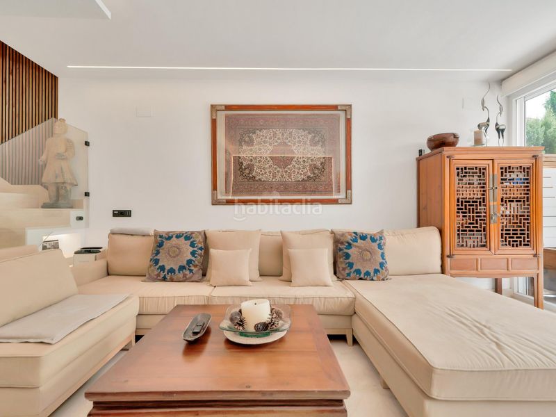 Foto 6a3e5a6a-8275-44c8-b2b3-2ac394a294fe. Casa adossada amb aparcament piscina a bahía de Marbella Marbella
