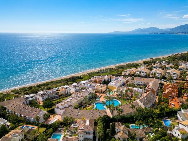 Foto d354609d-785f-4fce-b6c0-32ad71c899f3. Casa adossada amb aparcament piscina a bahía de Marbella Marbella