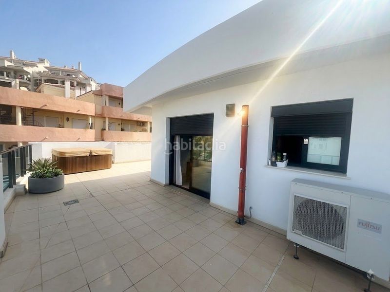Foto f4bd1818-330f-4e02-9897-0e7097e7b89b. Àtic amb aparcament piscina a Riviera del Sol Mijas