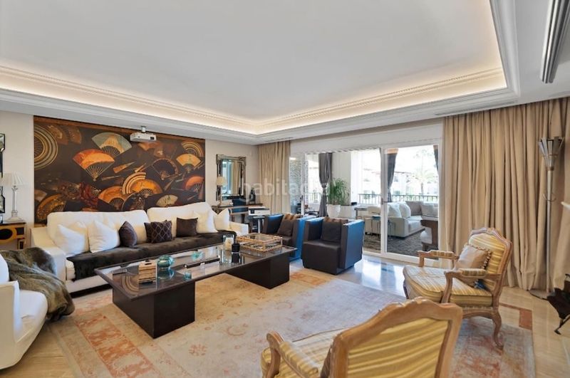 Foto 163533d5-1606-4967-8b8b-e34041eb5f4a. Apartament amb calefacció piscina a Las Lomas de Río Verde Marbella