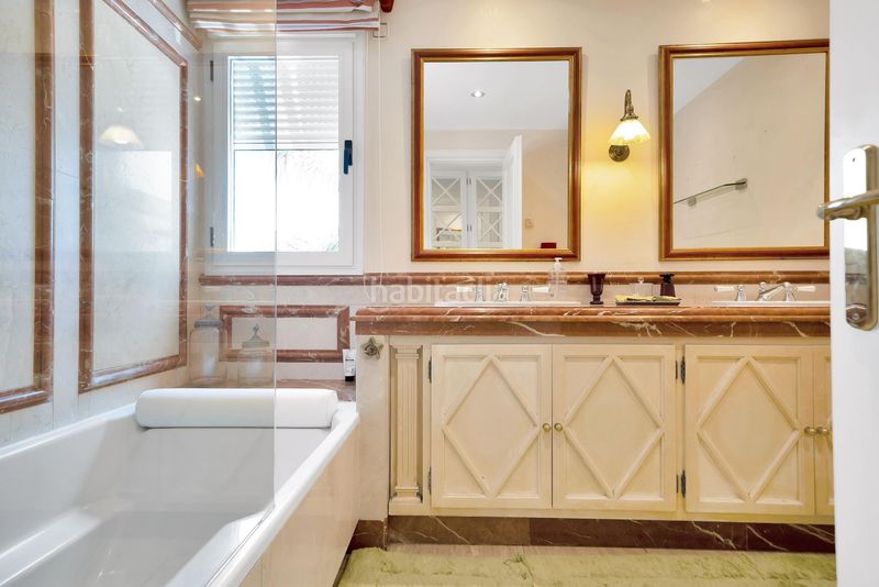 Foto 2869475d-518e-4be9-bba7-dabddd829c10. Apartament amb calefacció piscina a Las Lomas de Río Verde Marbella