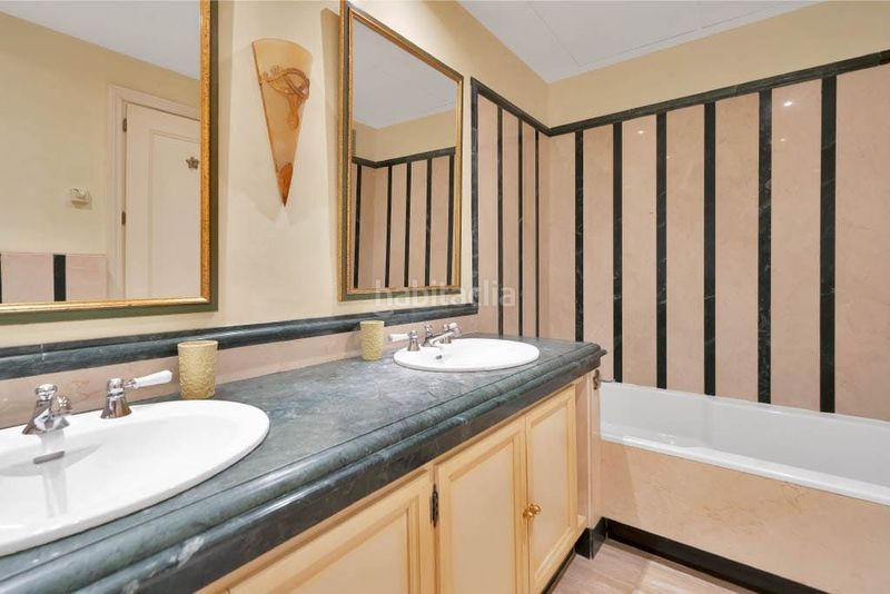 Foto 58782852-bcc4-4efd-9de2-ca44021fbe2b. Apartament amb calefacció piscina a Las Lomas de Río Verde Marbella
