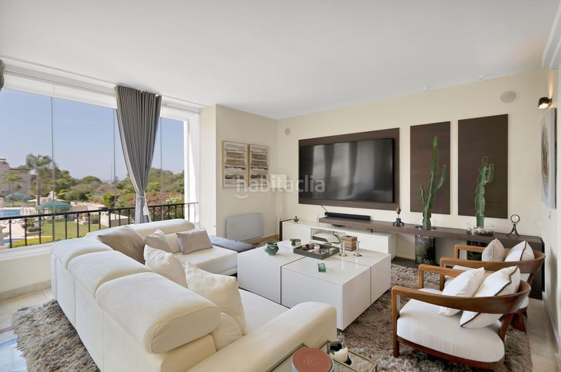 Foto 95d4d372-3d89-4e1a-9b64-ccf6cc328c4b. Apartament amb calefacció piscina a Las Lomas de Río Verde Marbella