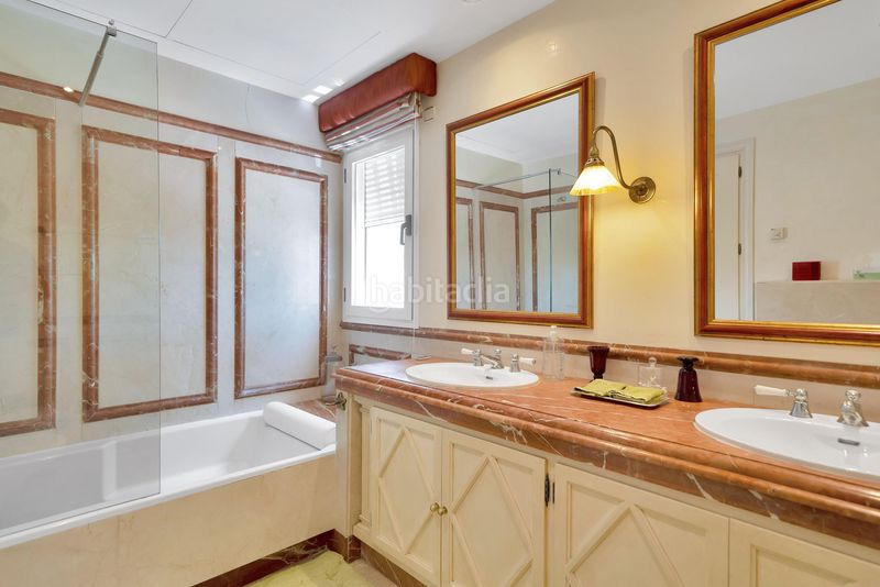 Foto 9fa4221c-cc20-4915-b4dc-5572586d7f13. Apartament amb calefacció piscina a Las Lomas de Río Verde Marbella