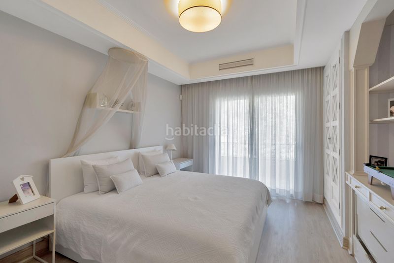 Foto fd720c25-3b29-4948-a64a-8f4549e86325. Apartament amb calefacció piscina a Las Lomas de Río Verde Marbella