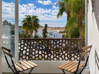 Appartement  16 calle jorge manrique #bloque a, planta 3, numer. Apartamento luminoso de 2 bab 1 baño y terraza en la campana