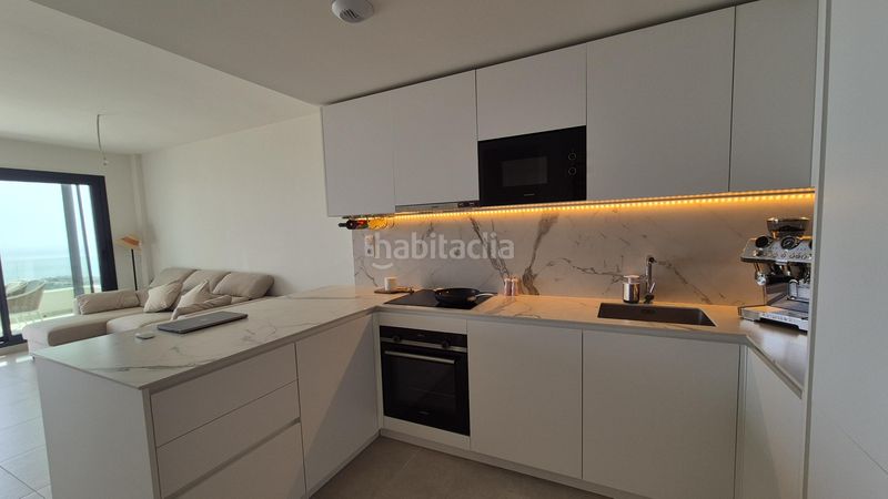 Foto 9a85a4fd-e93b-4350-b4bd-920439953454. Alquiler ático atico en avenida rocas blancas en alquiler larga temporada en Benalmádena