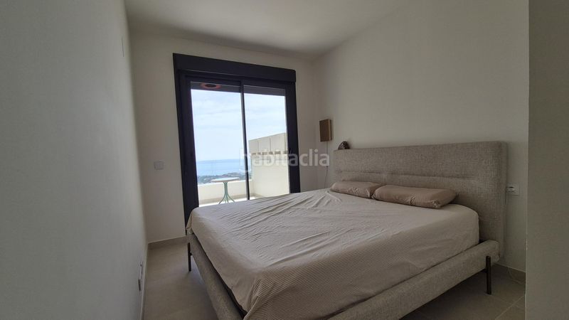Foto b459363c-4163-4223-8dcb-42d2b2db7d9b. Alquiler ático atico en avenida rocas blancas en alquiler larga temporada en Benalmádena