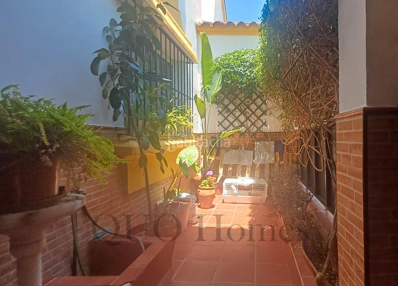 Foto 16d682f4-f0bf-493d-ac78-8d386e853b0c. Casa aparellada amb xemeneia aparcament a El Altillo Jerez de la Frontera