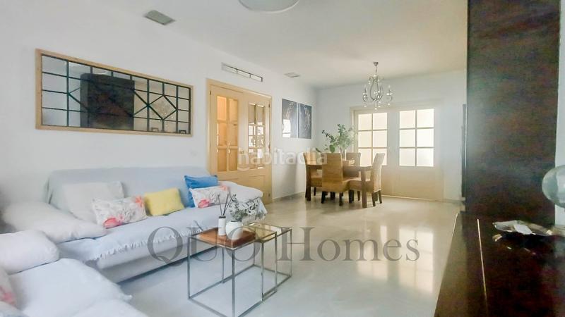 Foto df4d96b3-2837-48b3-9cf7-3a09ac74bcf8. Casa aparellada amb xemeneia aparcament a El Altillo Jerez de la Frontera