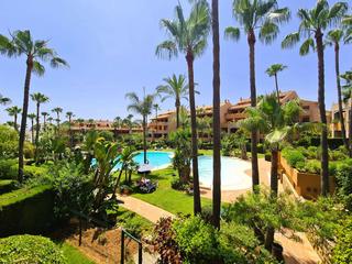 Location Appartement à De albatros 1. Piso en alquiler en este  bahía de marbella, 3 dormitorios.