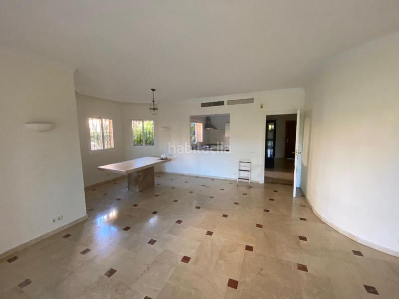 Foto 10adbff6-7911-4961-80aa-ea5f3a0ff1a6. Alquiler casa en venalmar casa en alquiler en atalaya, 3 dormitorios. en Estepona