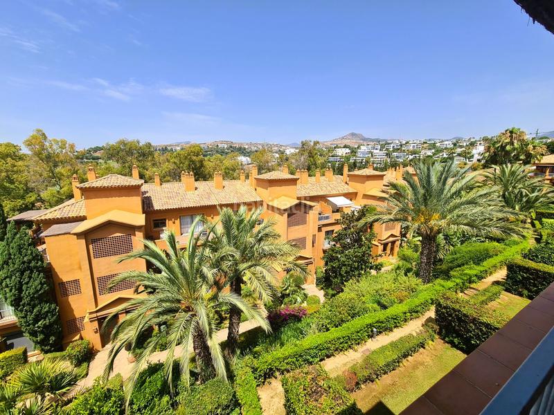 Foto db8b3d1b-697a-4e24-a42c-37154d9bd70e. Alquiler ático en Benatalaya en Benatalaya Estepona