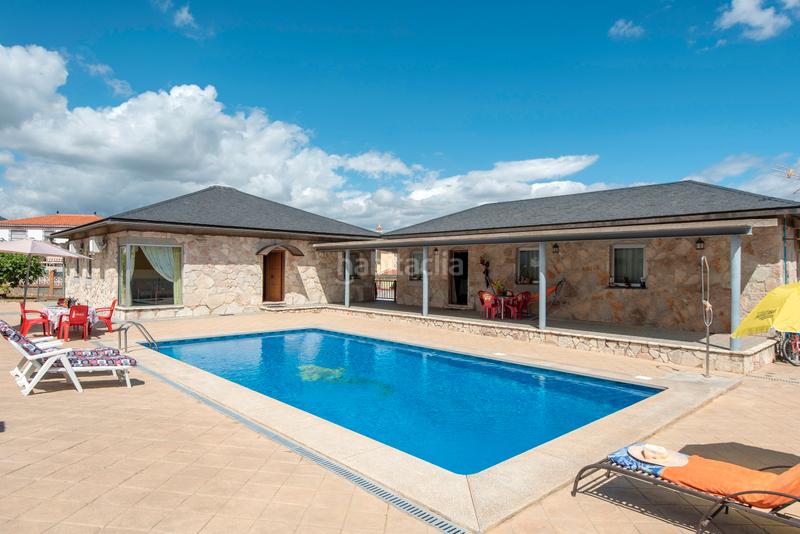 Foto 7e3d235b-83d1-4539-a3bd-3d8d46498c25. Chalet with parking pool in Jardines de Alhaurín-Huerta Alta-Fuensanguínea Alhaurín de la Torre