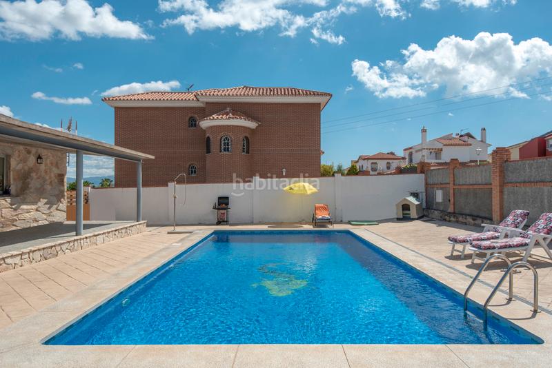 Foto d335460c-3db6-4a72-8b9f-a9cc19ce9d95. Chalet with parking pool in Jardines de Alhaurín-Huerta Alta-Fuensanguínea Alhaurín de la Torre