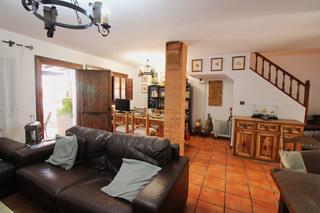 Lloguer Casa adossada a La Colina. Chalet adosado en alquiler ubicado en torremolinos.