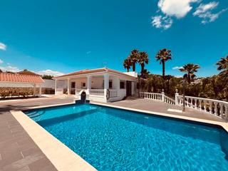 Chalet en El Romeral-Peñón de Zapata. Fantastica villa en una planta con impresionantes vistas al vall