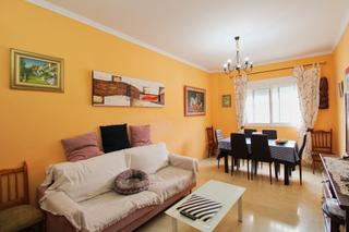 Apartament a Centro. Acogedor piso en planta baja con patio y garaje en el centro de