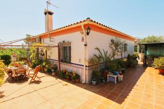 Masía en El Romeral-Peñón de Zapata. Finca rústica con frutales en el romeral