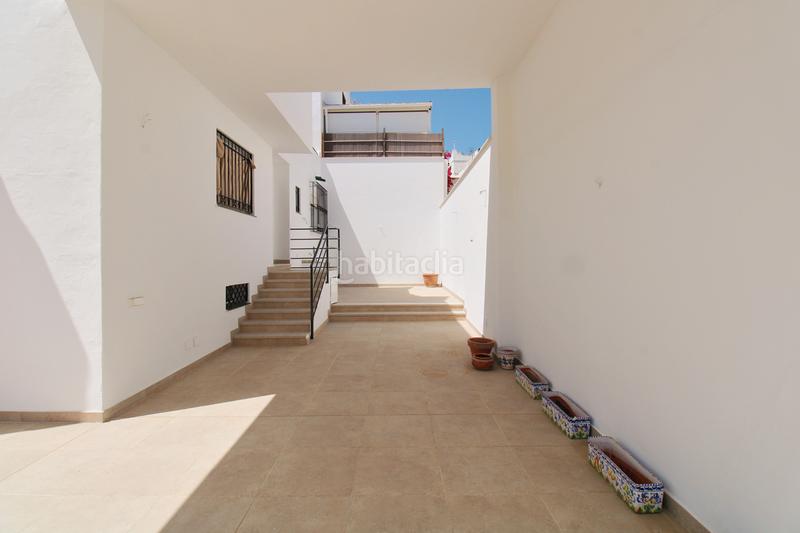 Foto 91abb5d1-55cf-493f-a4da-441343f2a1fd. Casa adosada adosado con encanto y espacios amplios en Alhaurín de la Torre
