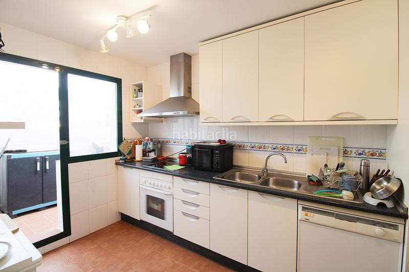 Foto 410aad32-29fb-42de-b8e7-6cccdcfe883e. Apartamento  en planta baja con terraza acristalada y piscina en Alhaurín Golf en Alhaurín el Grande