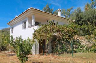 Mas  Aldea guaro. Casa rural con licencia turística, piscina y parcela amplia en p