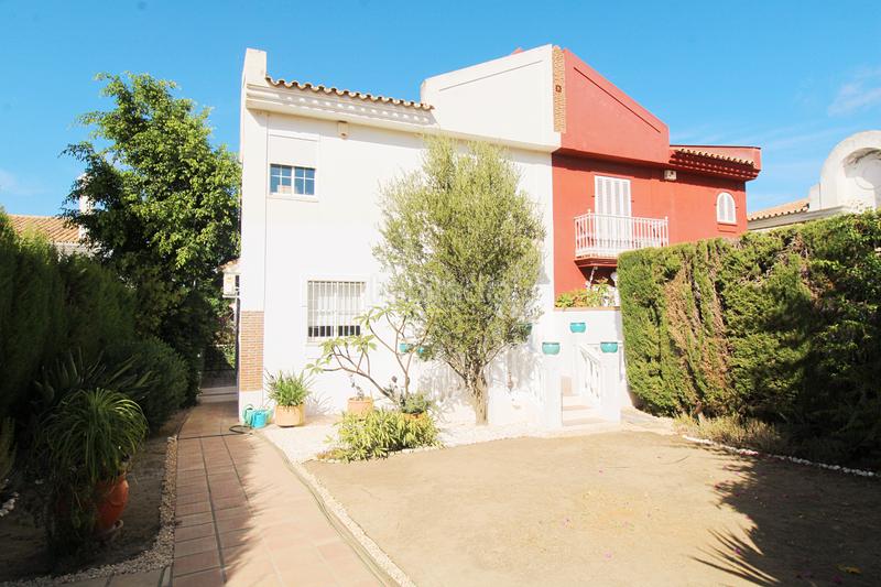 Foto bb120dda-6287-444c-9a4a-b383bf104518. Towny house with fireplace heating in Capellanía - Retamar Alhaurín de la Torre