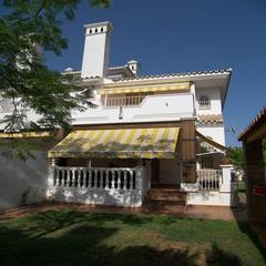 Doppelhaus in Capellanía - Retamar. Amplio adosado de esquina en la urbanización la capellania