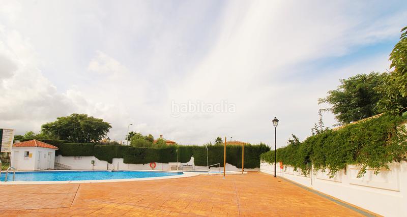 Foto a9eeec72-c3ba-46f9-ba71-d8190a14bb54. Casa aparellada amb aparcament piscina a Capellanía - Retamar Alhaurín de la Torre