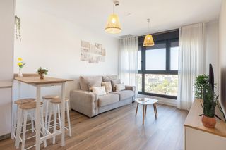 Location Appartement à Martiricos - La Roca - La Rosaleda. Piso moderno con piscina, gimnasio y parking en málaga – listo p
